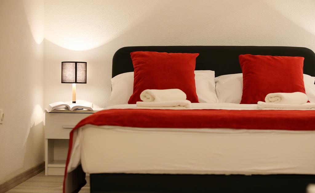 מוסטר Central Located Guest House מראה חיצוני תמונה