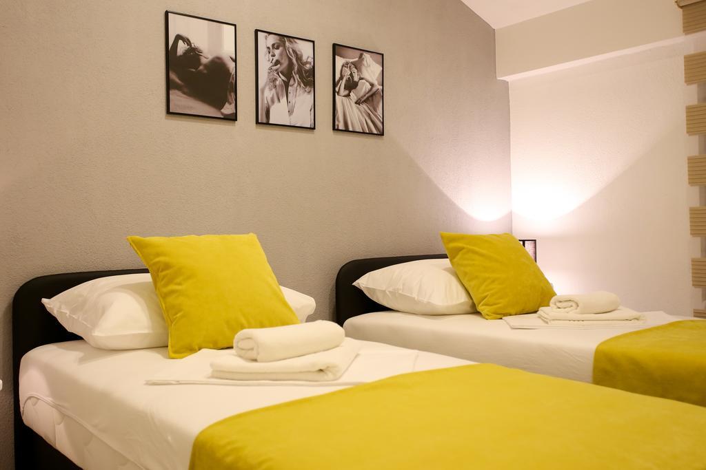 מוסטר Central Located Guest House מראה חיצוני תמונה