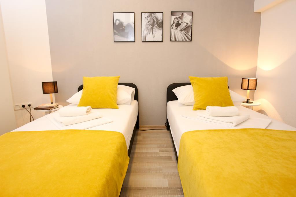 מוסטר Central Located Guest House מראה חיצוני תמונה