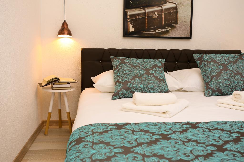מוסטר Central Located Guest House מראה חיצוני תמונה
